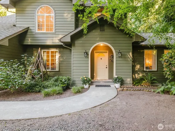 7215 NE Dolphin Drive, Bainbridge Island, WA 98110