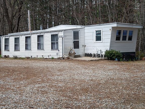 2nd image of 87 Turnpike Rd