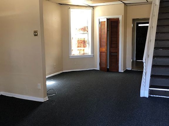 4th image of 5346 Glenmore Ave