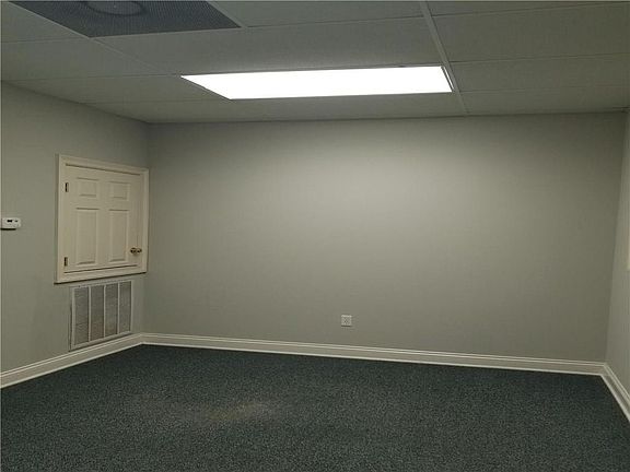 5th image of 852 University Dr