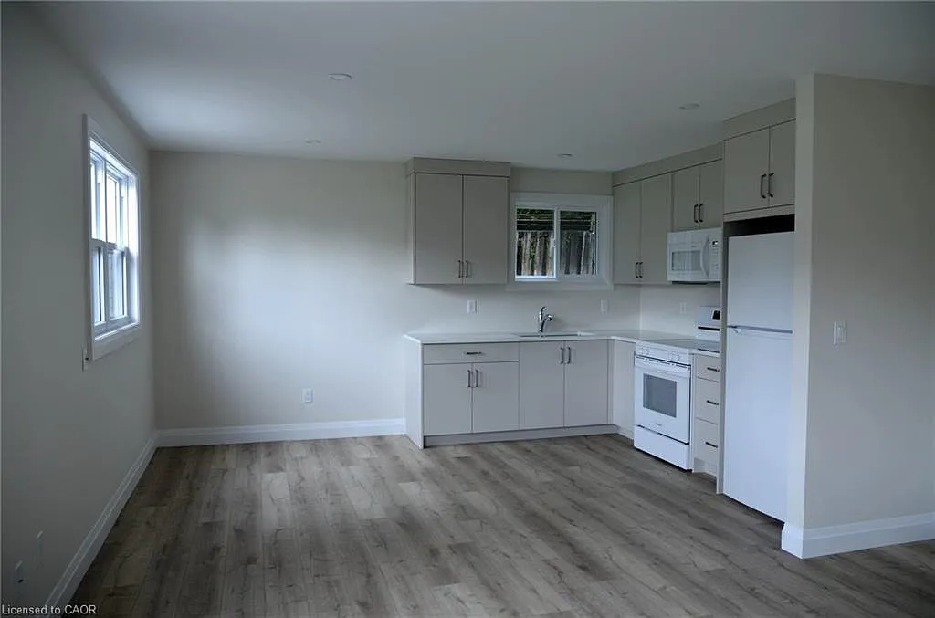 2 bed, 1.0 bath, $1,750 — Photo 3