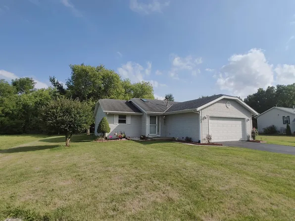 122 Brandywine Dr SE, Poplar Grove, IL 61065