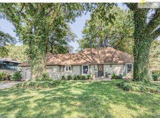 8505 Ward Pkwy, Kansas City, MO 64114