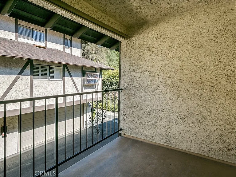 402 El Centro St — Photo 14