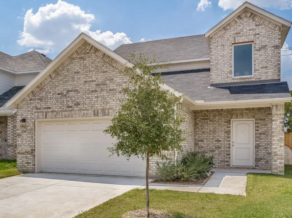 2204 Diamond Dr, Grand Prairie, TX 75051