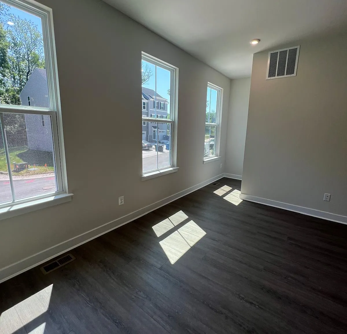 1513 Libourne Ct — Photo 4