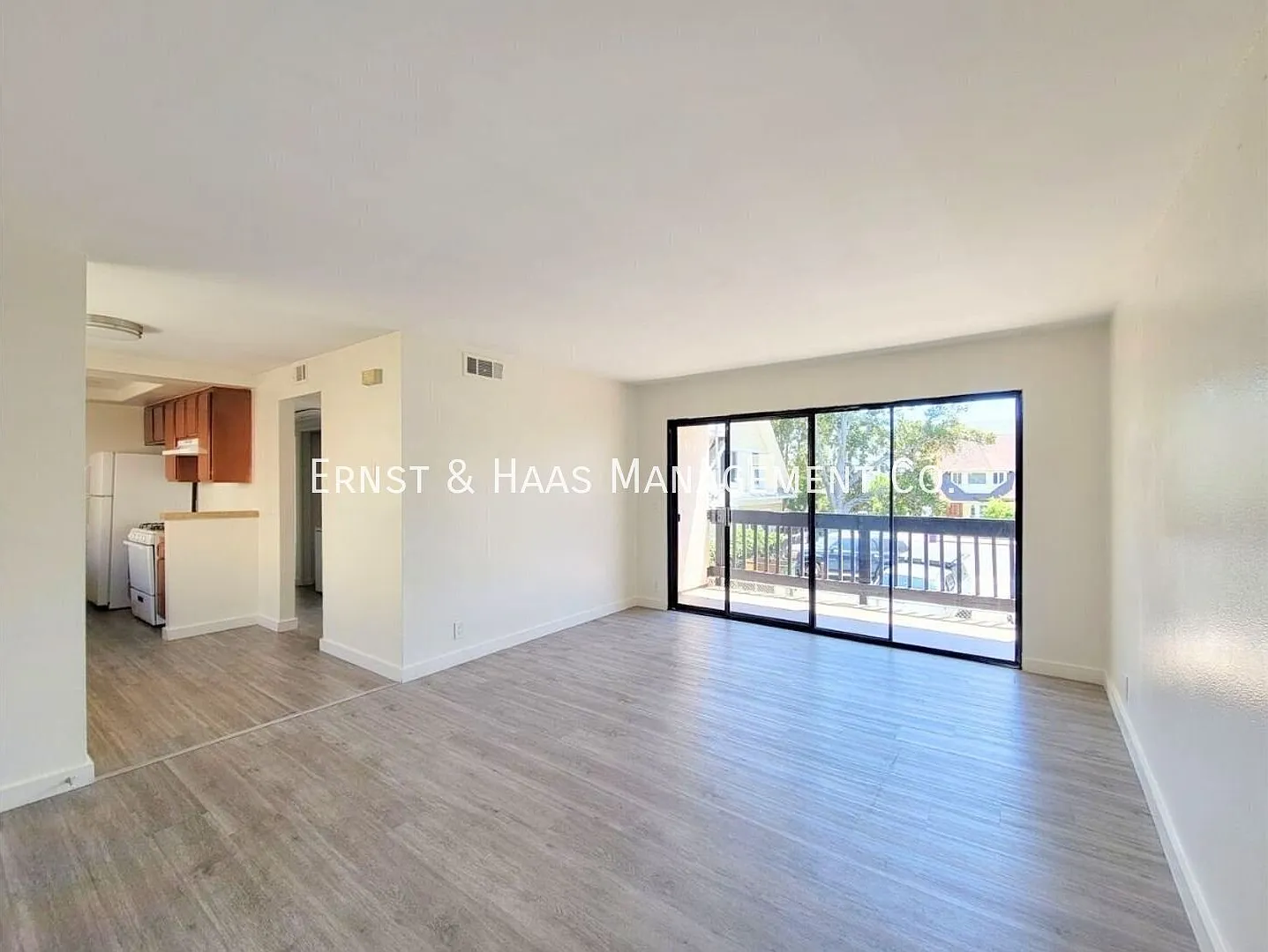 Upgraded 2-Bedroom Unit with Garage and Gated EntryJust Blocks from the Marina! — Photo 4