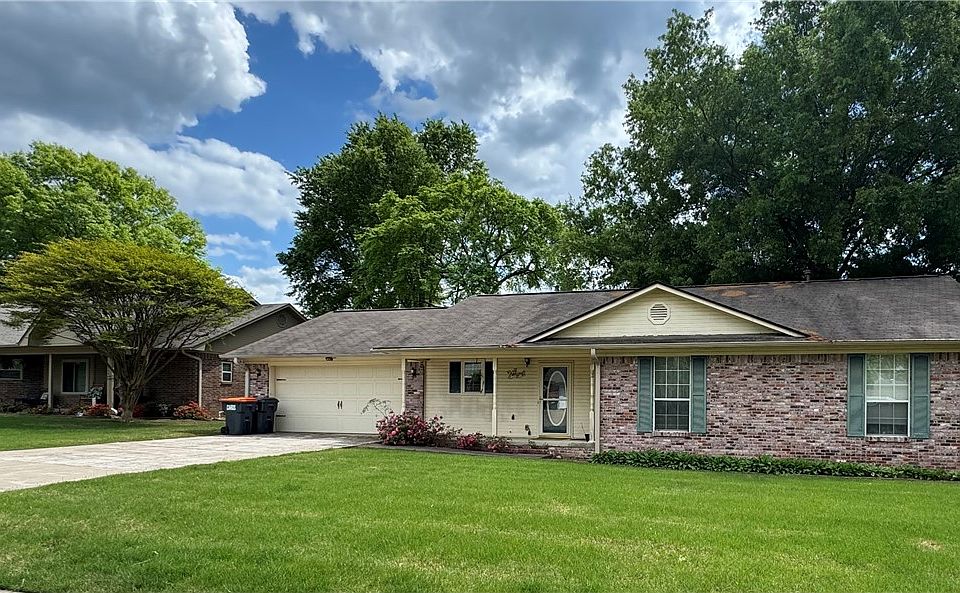 1st image of 1113 Ashwood Dr