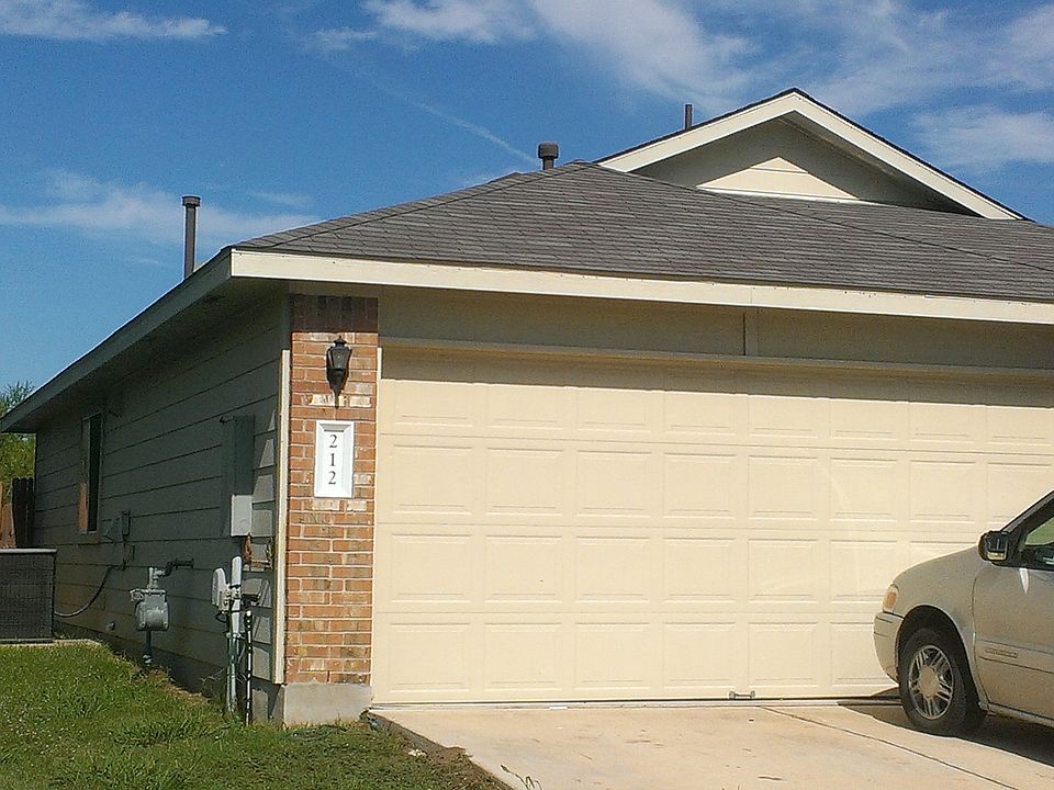 2nd image of 212 Onyx Lake Dr
