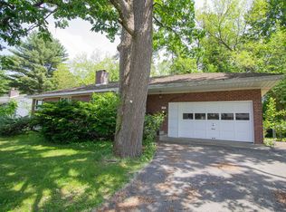 59 Parkwood Dr, Albany, NY 12205