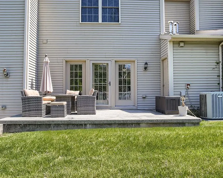 690 Stoverdale Rd — Photo 33