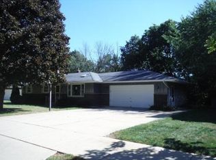 2717 Lowery Ct, Zion, IL 60099