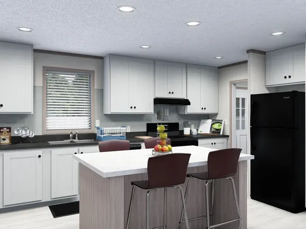 5502 Patriot Ln #900, Kalamazoo, MI 49009