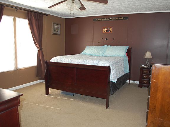 2nd image of 52 Edgewater Ct