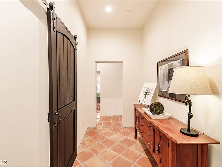 1291 Caloosa Dr — Photo 21