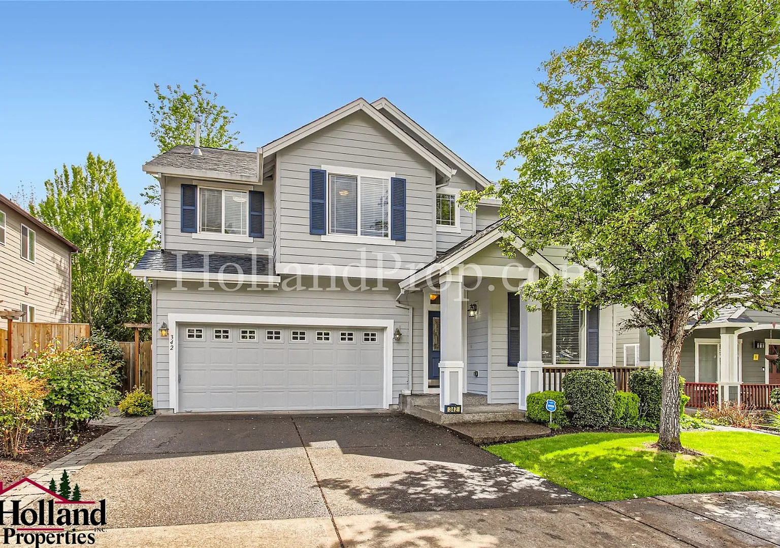 Your Dream Home Awaits Spacious, Inviting & Full of Charm! — Photo 1