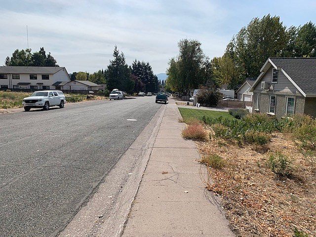 2nd image of 809 Carmen Dr