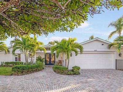664 Key Royale Dr, Holmes Beach, FL, 34217
