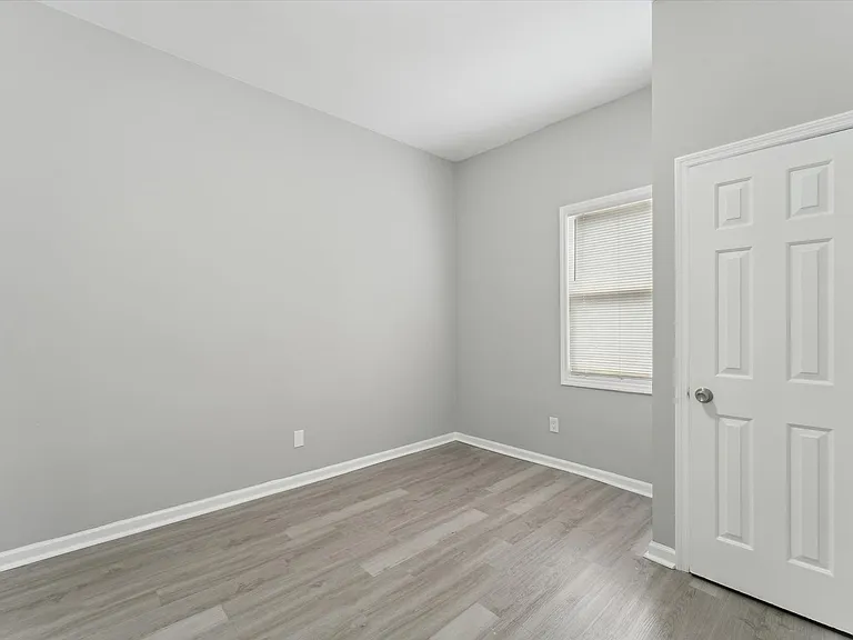 810 - 816 West 38th Street — Photo 8