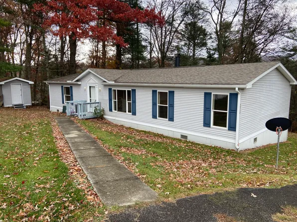 204 Silver Fir Ct, Beaver, WV 25813