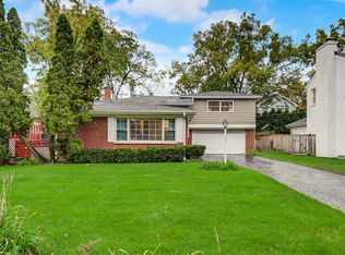 1326 Meadow Ln, Deerfield, IL 60015