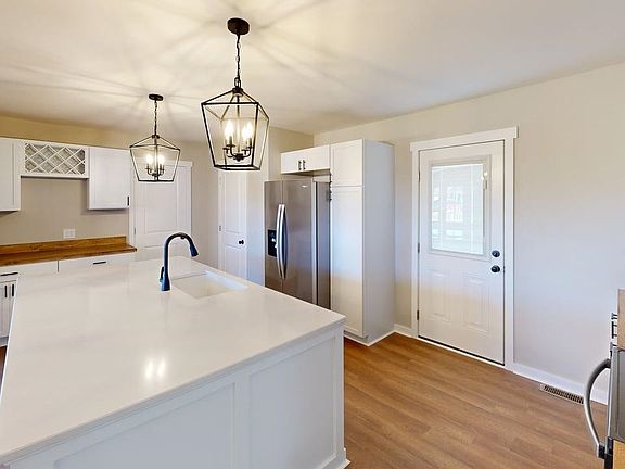 5th image of 807 Kibbey St