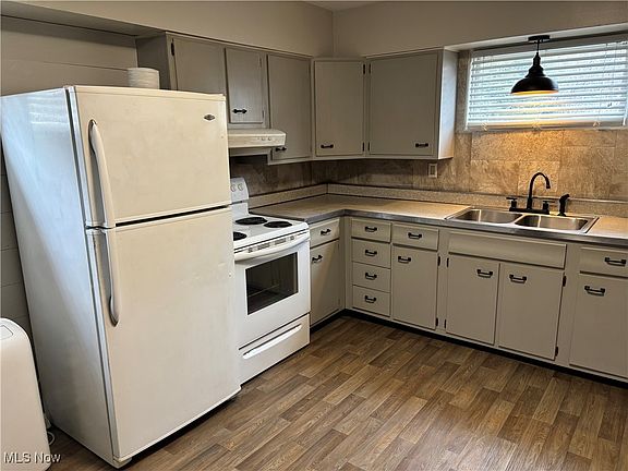 2nd image of 931 McKinnon Ave
