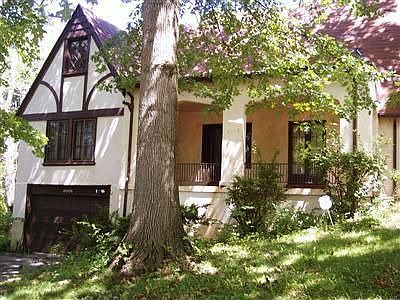 1st image of 2001 Burbank Dr