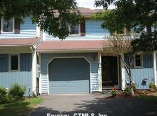 81 Copper Beech Dr, Rocky Hill, CT 06067