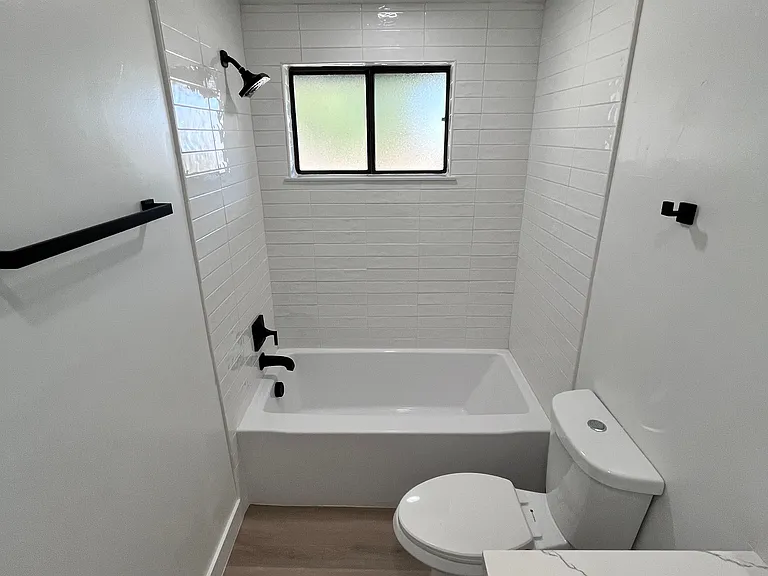 2555-2579 E Water St #2559 — Photo 7