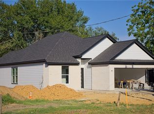 2002 Eisenhower Ave, Bryan, TX 77803
