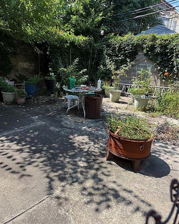 2nd image of 3731 Neptune Ave