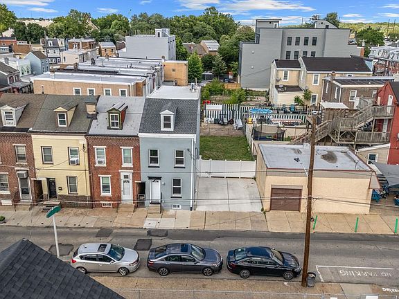 2nd image of 2771-2773 Ash St