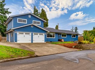 2230 Viewmont Ave, Springfield, OR 97477