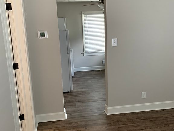 4th image of 210 1/2 N Marine Ave