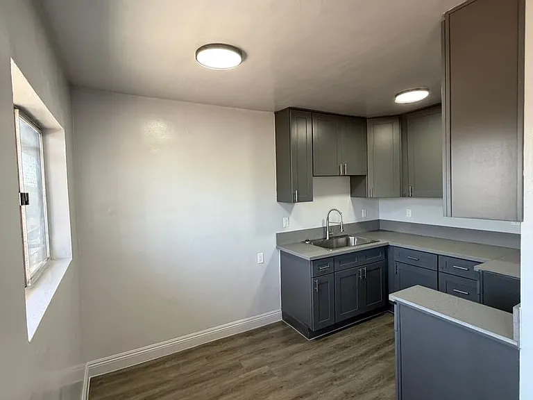 600 W 93rd St — Photo 12
