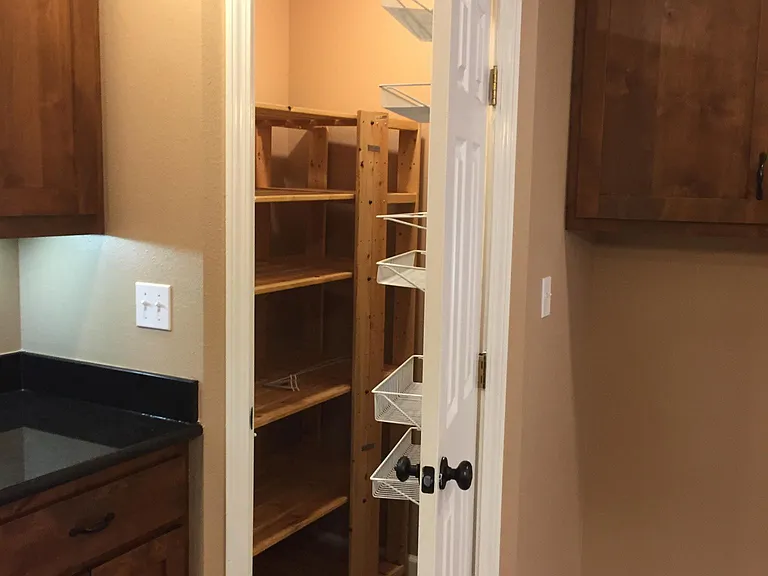 909 Whistler Ln — Photo 3