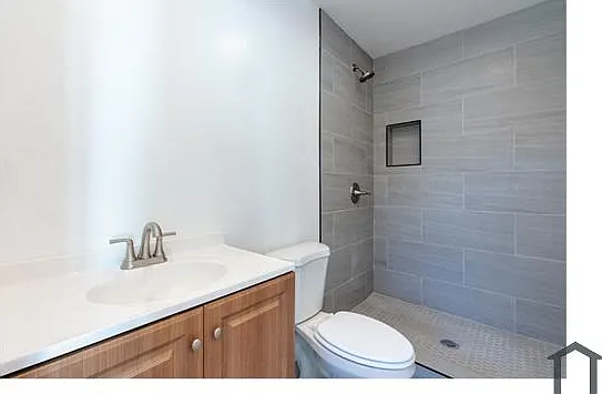 825 W 69th St #3-4 — Photo 7
