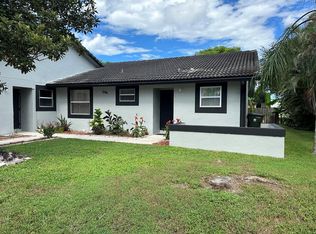 1394 Riverside Cir, Wellington, FL 33414