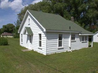 10119 E Cherry Bend Rd, Traverse City, MI 49684