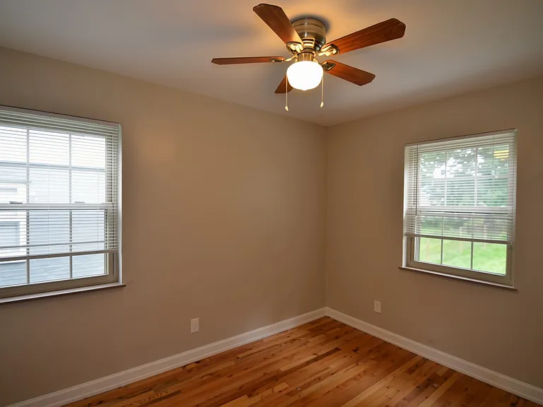 8412 Wicklow Ave — Photo 14