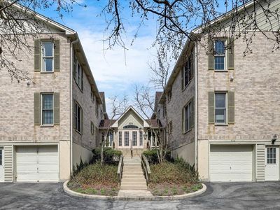 528 Pershing Ave APT D, Glen Ellyn, IL, 60137