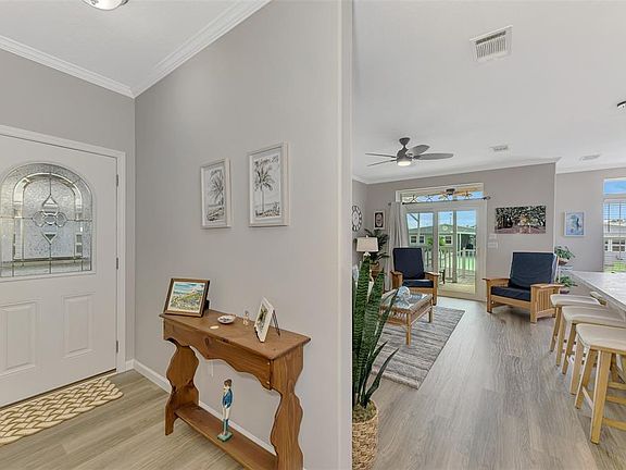 4th image of 804 Turf St