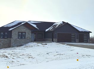 14435 Mill Ridge Rd, Dubuque, IA 52002