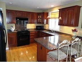 5th image of 19 S Parrish Dr