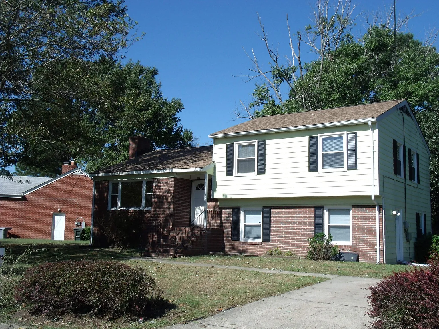 3 bed, 2.5 bath, 1885 sqft, $2,200 — Photo 1