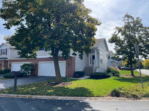 225 Gull Island Dr #225, Willowbrook, IL 60527
