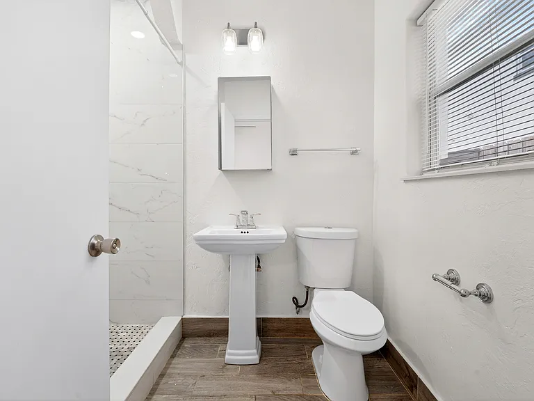 412 SE 16th St #3A — Photo 25