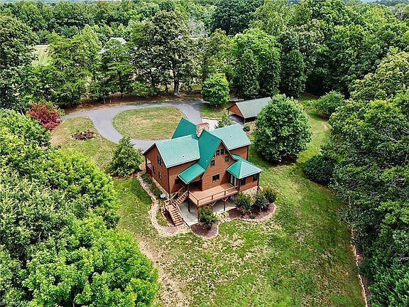 5th image of 181 Mountaineer Ln