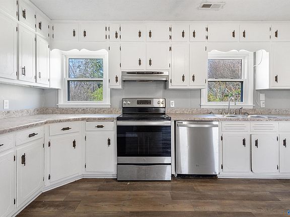 5th image of 1247 Eva Rd